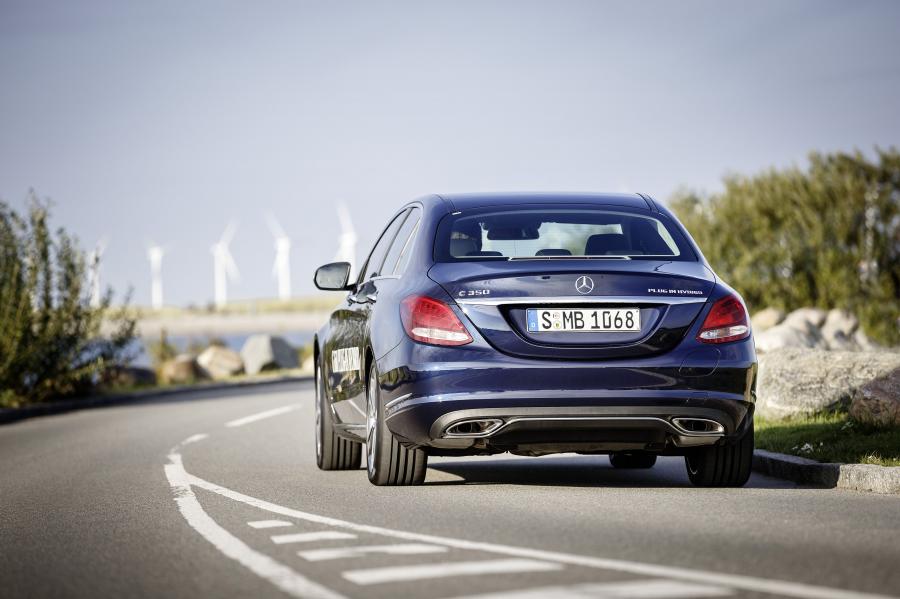  Mercedes-Benz C350 Plug-In Hybrid 2015 года  (фото 5 из 6)